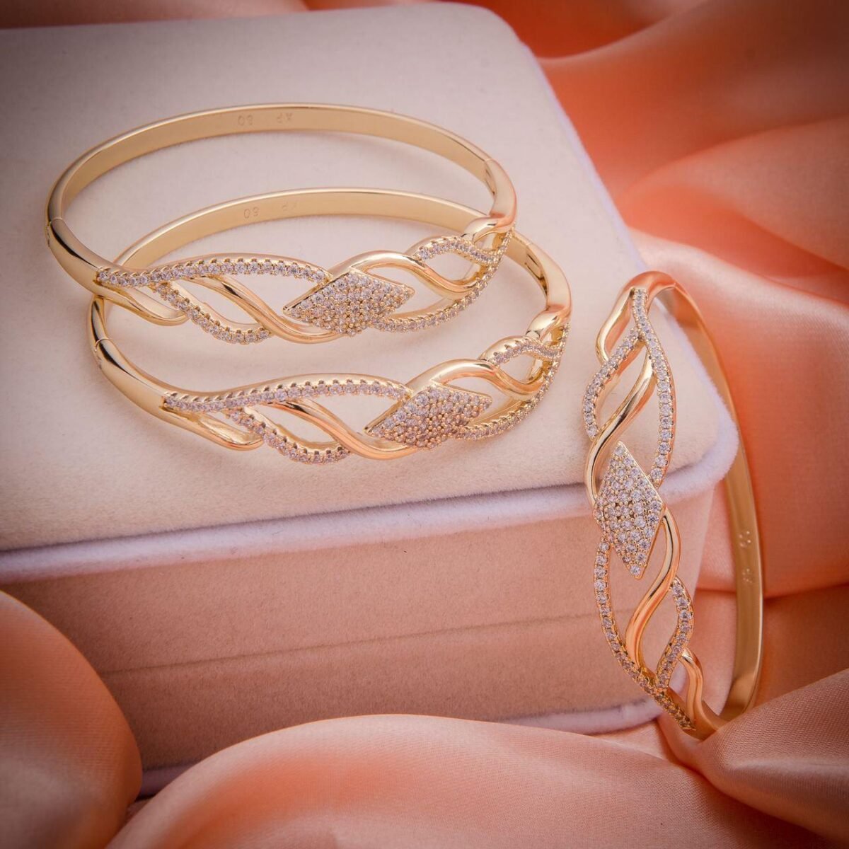Trois Bracelets plaqué or – Image 1