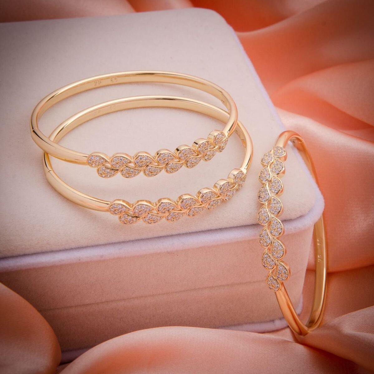 Trois Bracelets plaqué or – Image 1